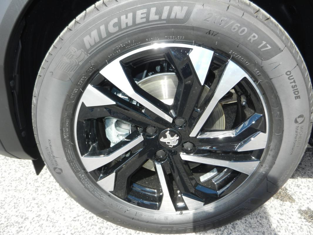 Peugeot 2008 - II 1.5 BLUEHDI 130 EAT8 ALLURE PACK