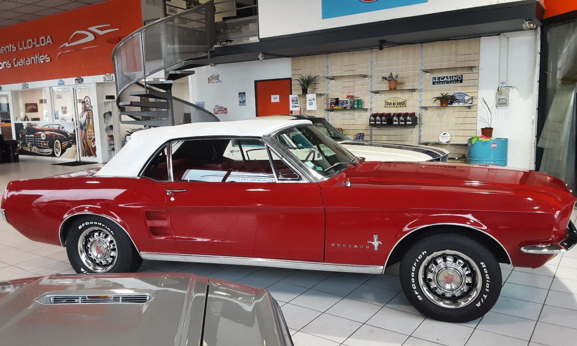 Ford Mustang - CABRIOLET 289 CI V8 ROUGE INT