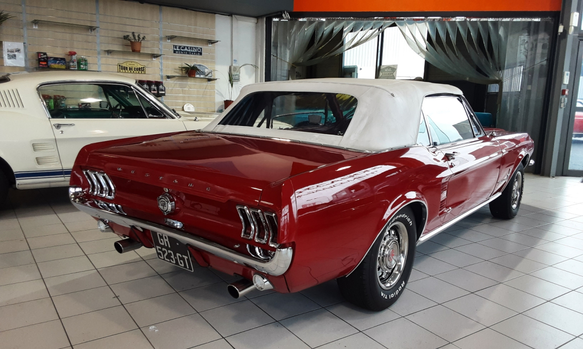 Ford Mustang - CABRIOLET 289 CI V8 ROUGE INT