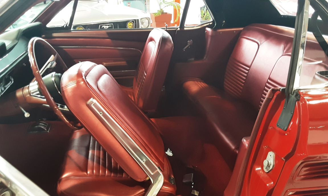 Ford Mustang - CABRIOLET 289 CI V8 ROUGE INT