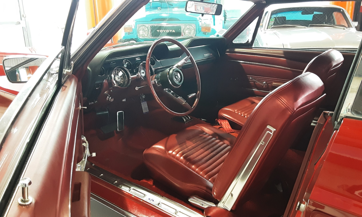 Ford Mustang - CABRIOLET 289 CI V8 ROUGE INT