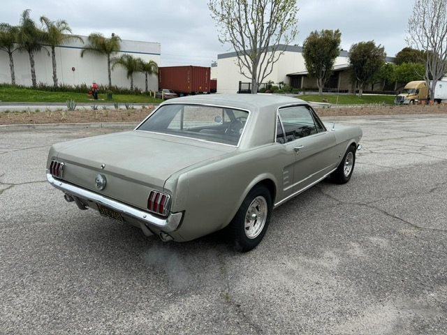 Ford Mustang - COUPE 289 CI V8 VERTE CODE C 1966