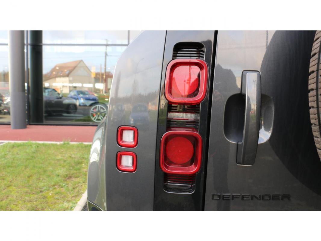 Land Rover Defender - 110 2.0 P300e - BVA II STATION WAGON X-Dynamic HSE