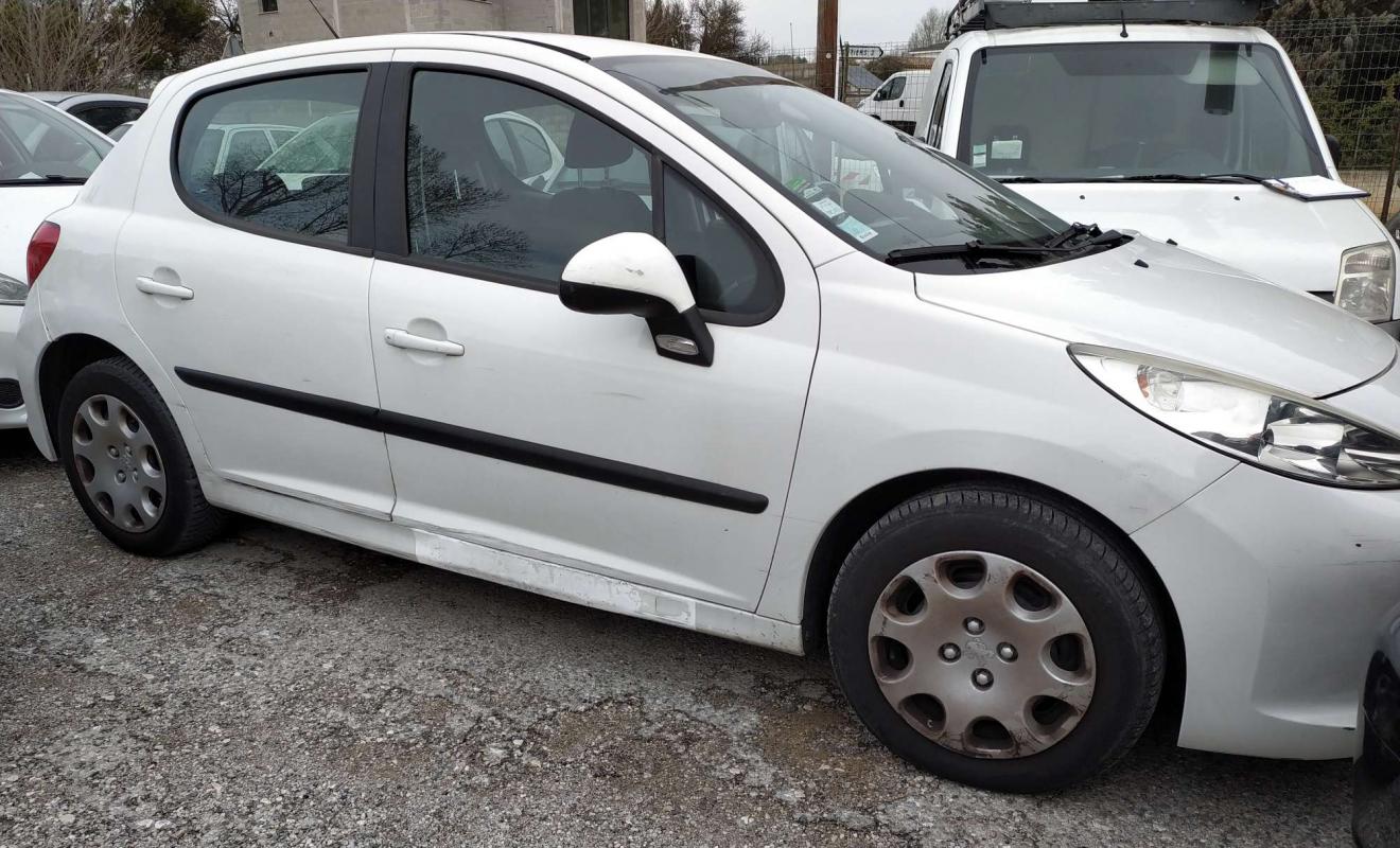 Peugeot 207 BOITE AUTO 1,6 VTI